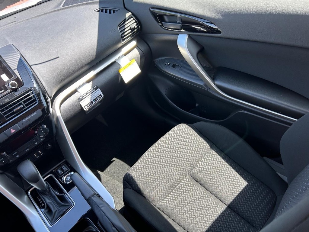 Mitsubishi Eclipse Cross Vehicle Full-screen Gallery Image 20