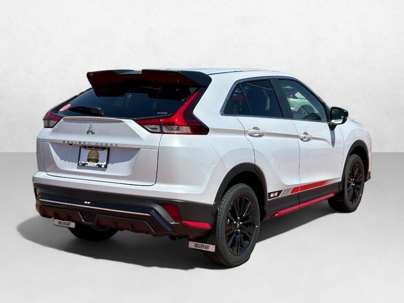 Mitsubishi Eclipse Cross Vehicle Full-screen Gallery Image 3