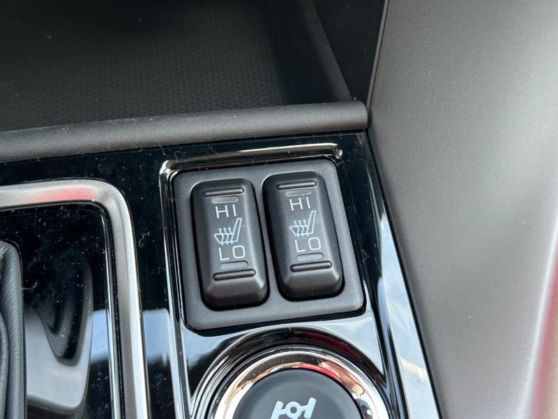 Mitsubishi Eclipse Cross Vehicle Full-screen Gallery Image 10