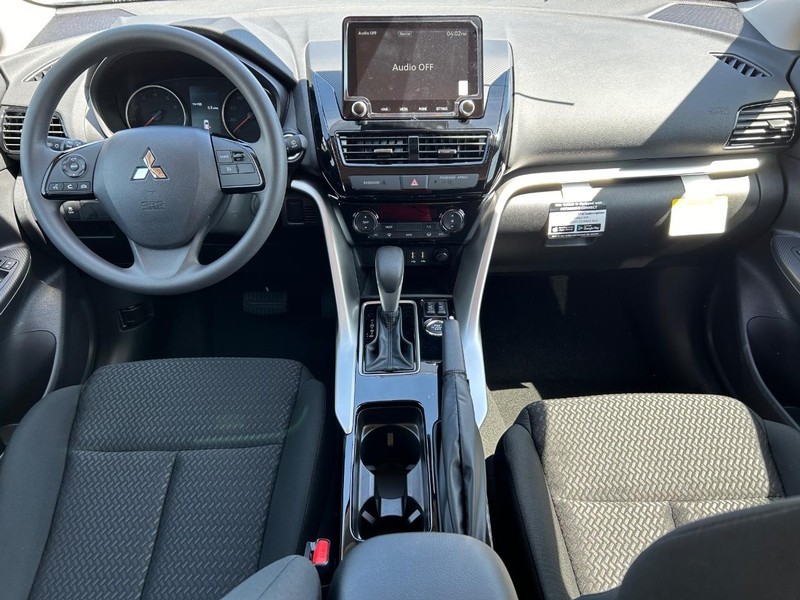 Mitsubishi Eclipse Cross Vehicle Full-screen Gallery Image 16