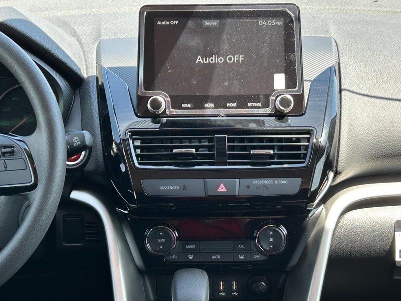 Mitsubishi Eclipse Cross Vehicle Full-screen Gallery Image 19