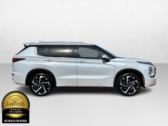 Used 2024 Mitsubishi Outlander SEL with VIN JA4J4WA87RZ008972 for sale in Springfield, IL