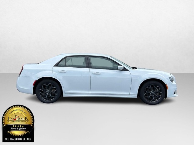 Used 2022 Chrysler 300 Touring L with VIN 2C3CCASG1NH107781 for sale in Springfield, IL