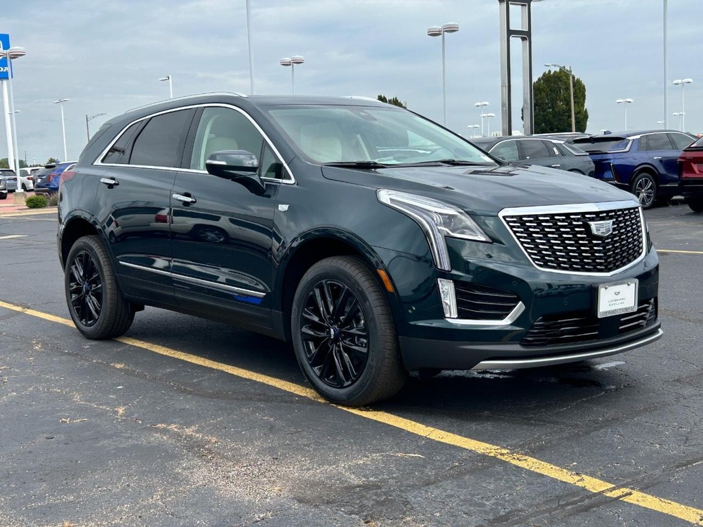 Cadillac XT5 Vehicle Full-screen Gallery Image 7