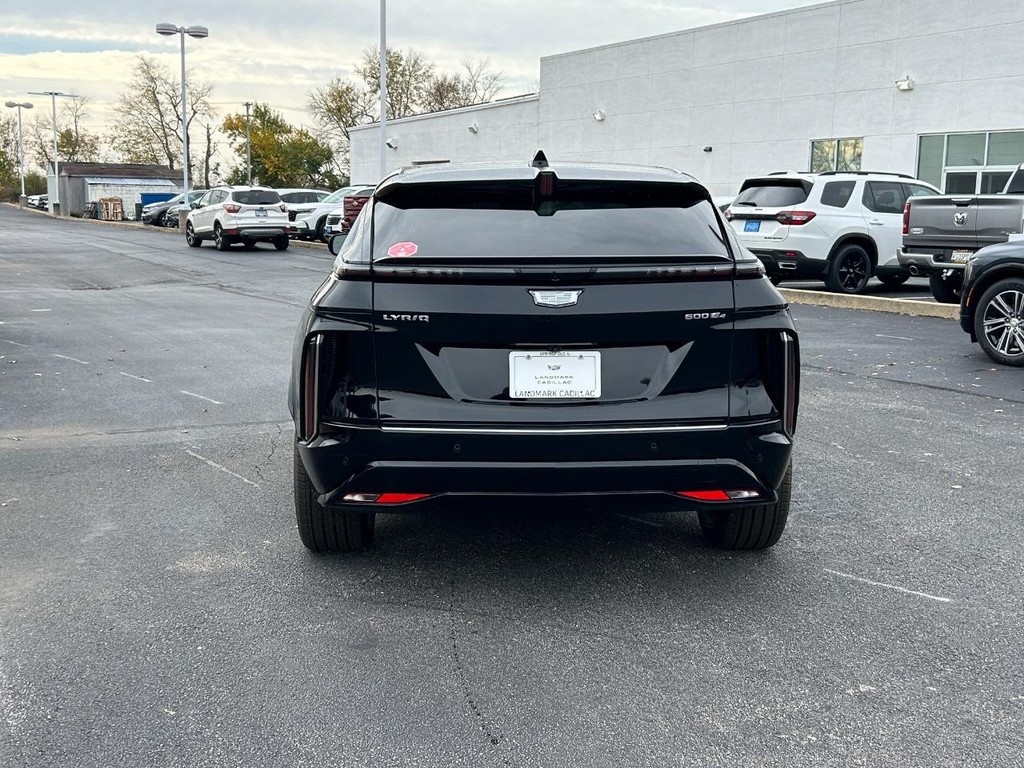 Cadillac LYRIQ Vehicle Full-screen Gallery Image 4