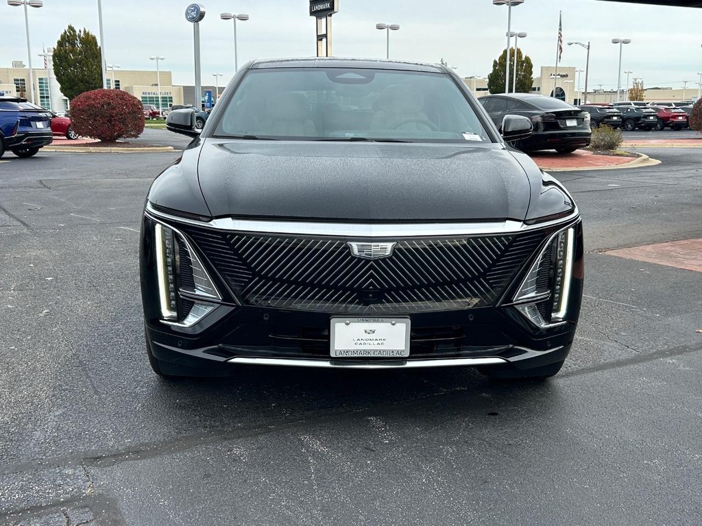 Cadillac LYRIQ Vehicle Full-screen Gallery Image 8