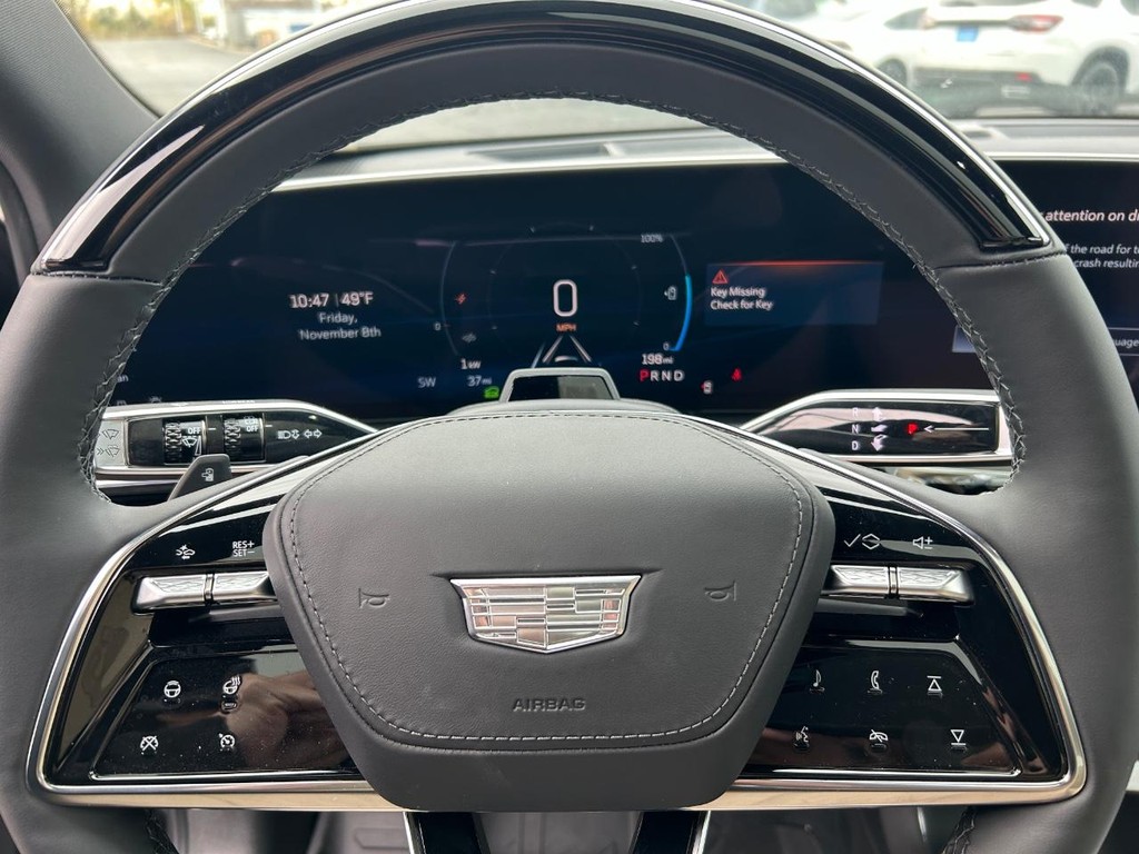 Cadillac LYRIQ Vehicle Full-screen Gallery Image 15