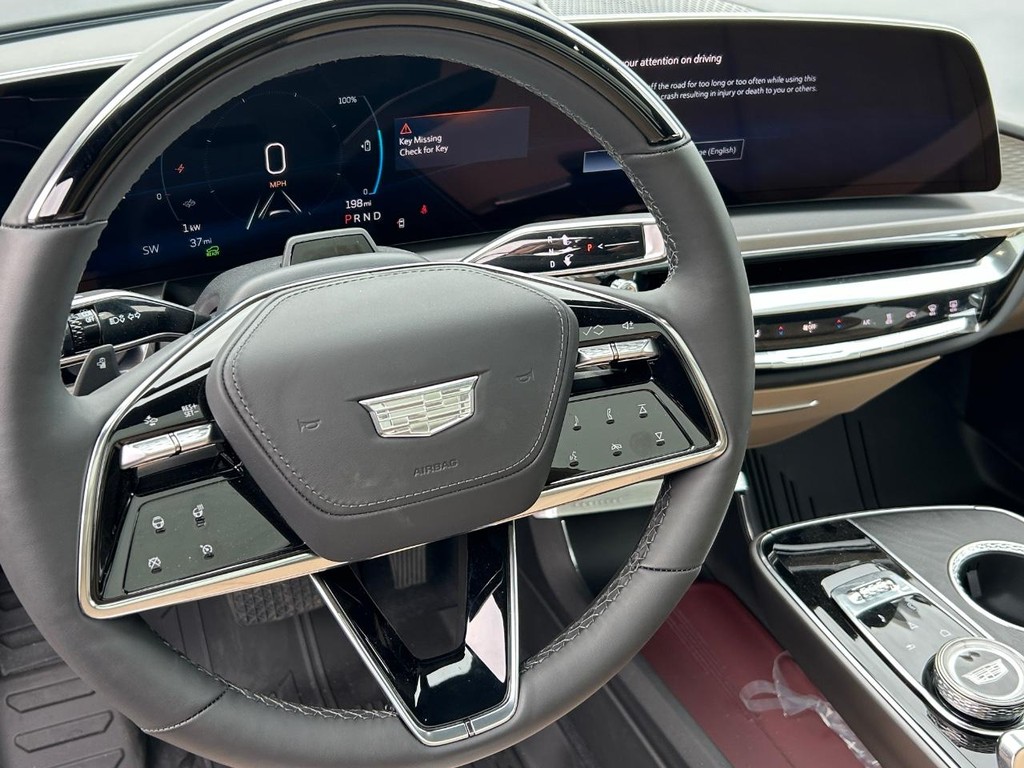 Cadillac LYRIQ Vehicle Full-screen Gallery Image 16