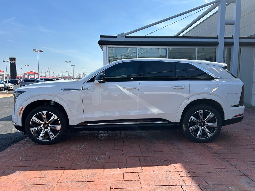 Cadillac Escalade IQ Vehicle Full-screen Gallery Image 2