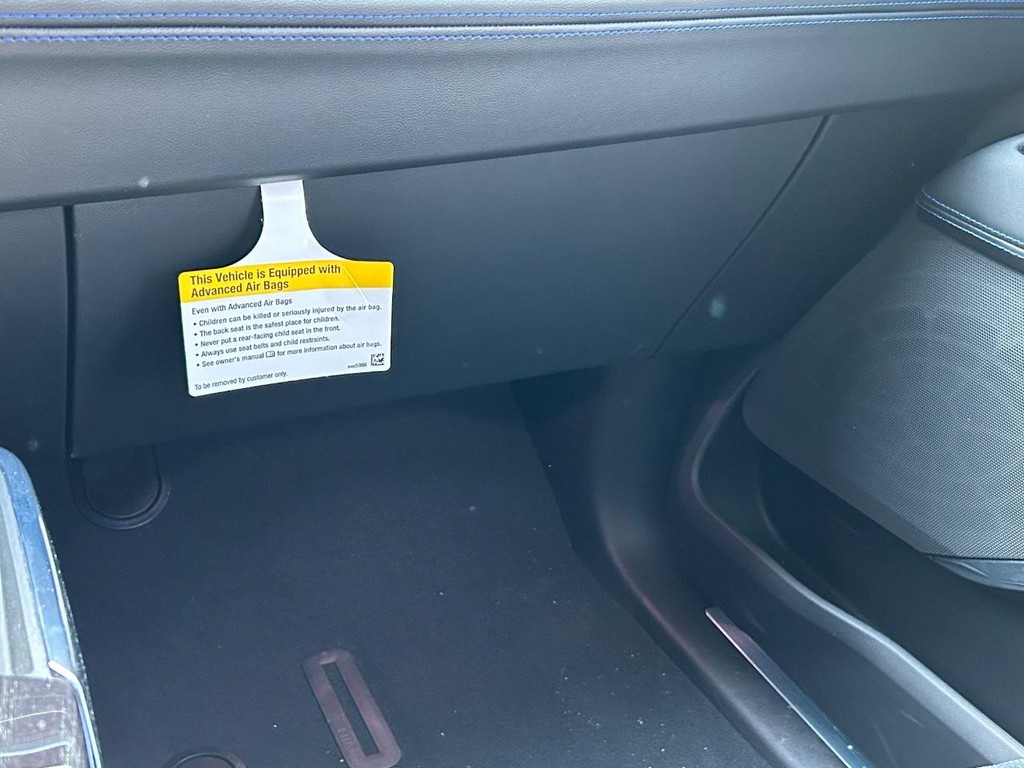 Cadillac Escalade IQ Vehicle Full-screen Gallery Image 20