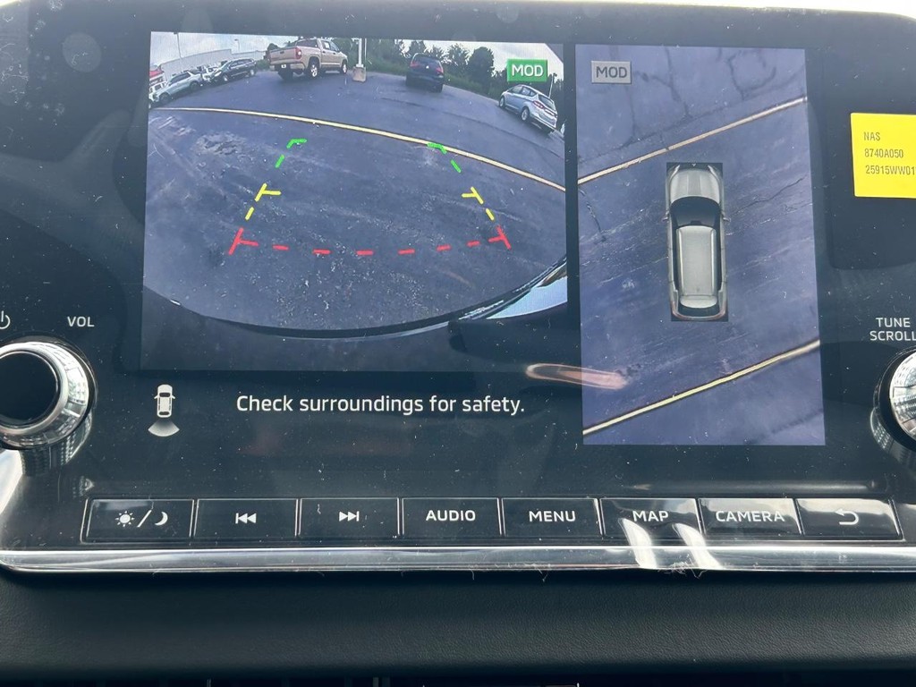 Mitsubishi Outlander Plug-In Hybrid Vehicle Full-screen Gallery Image 8