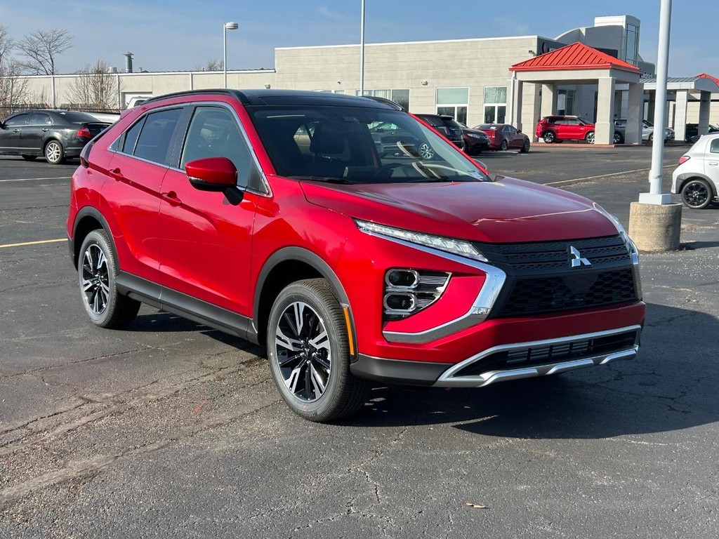 Mitsubishi Eclipse Cross Vehicle Full-screen Gallery Image 2