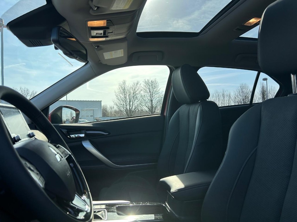 Mitsubishi Eclipse Cross Vehicle Full-screen Gallery Image 5