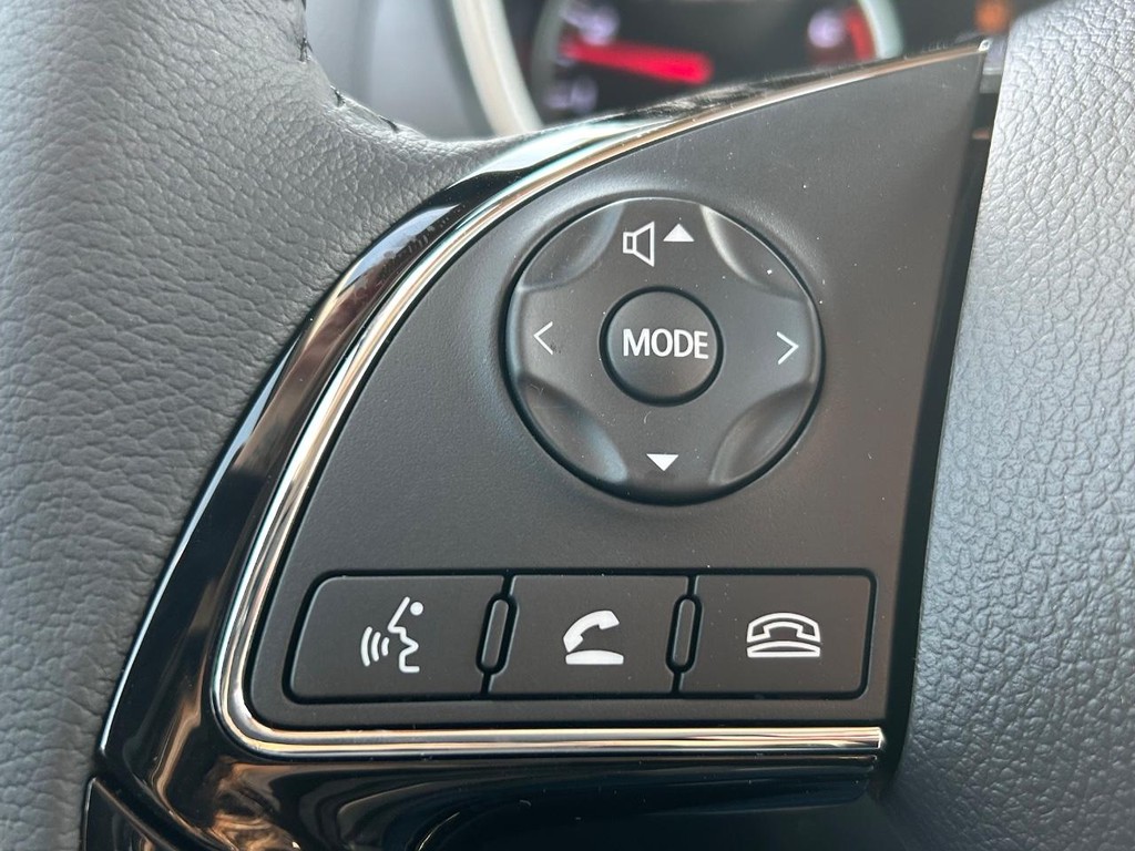 Mitsubishi Eclipse Cross Vehicle Full-screen Gallery Image 6