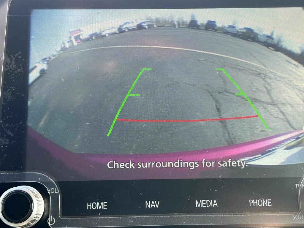 Mitsubishi Eclipse Cross Vehicle Full-screen Gallery Image 8