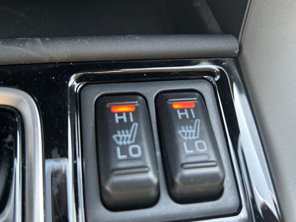 Mitsubishi Eclipse Cross Vehicle Full-screen Gallery Image 9