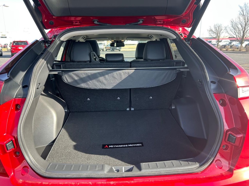 Mitsubishi Eclipse Cross Vehicle Full-screen Gallery Image 15