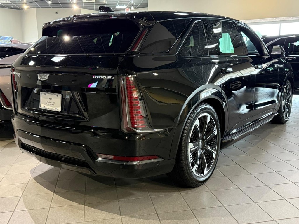 Cadillac Escalade IQ Vehicle Full-screen Gallery Image 3