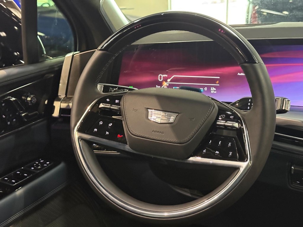 Cadillac Escalade IQ Vehicle Full-screen Gallery Image 13