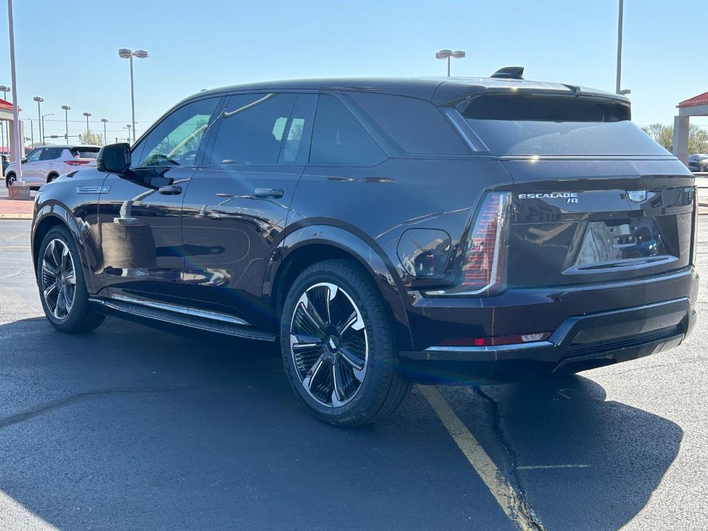 Cadillac Escalade IQ Vehicle Full-screen Gallery Image 3