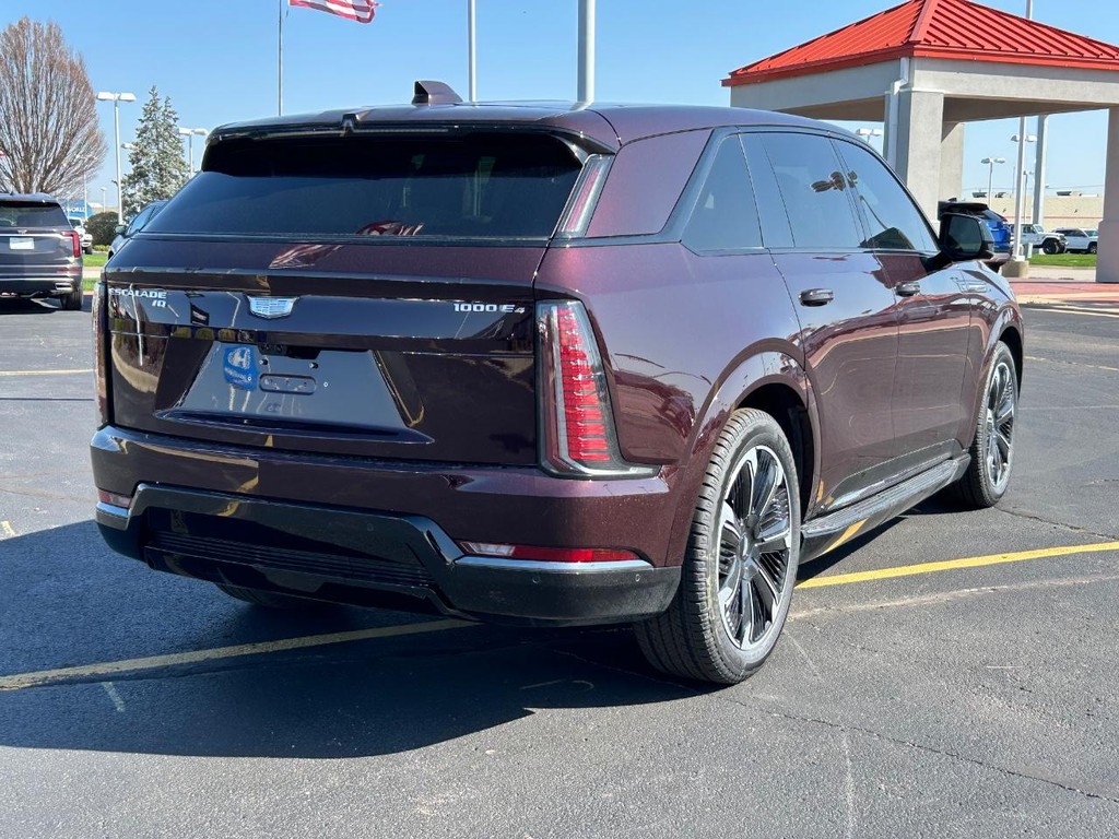 Cadillac Escalade IQ Vehicle Full-screen Gallery Image 5