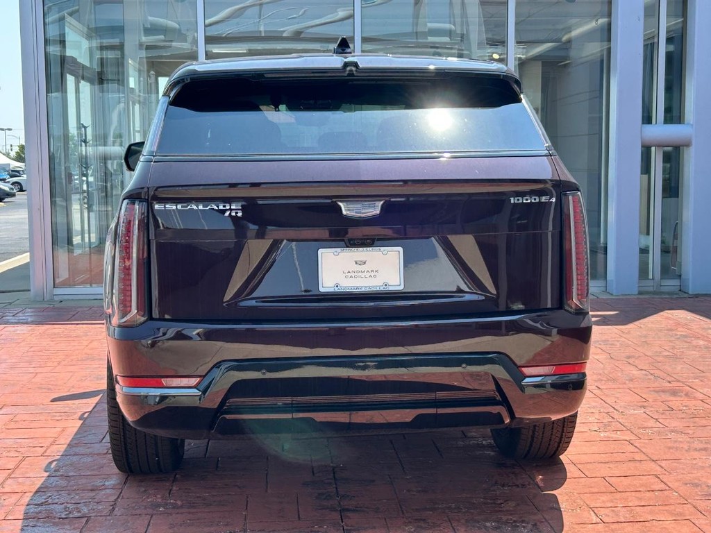 Cadillac Escalade IQ Vehicle Full-screen Gallery Image 4