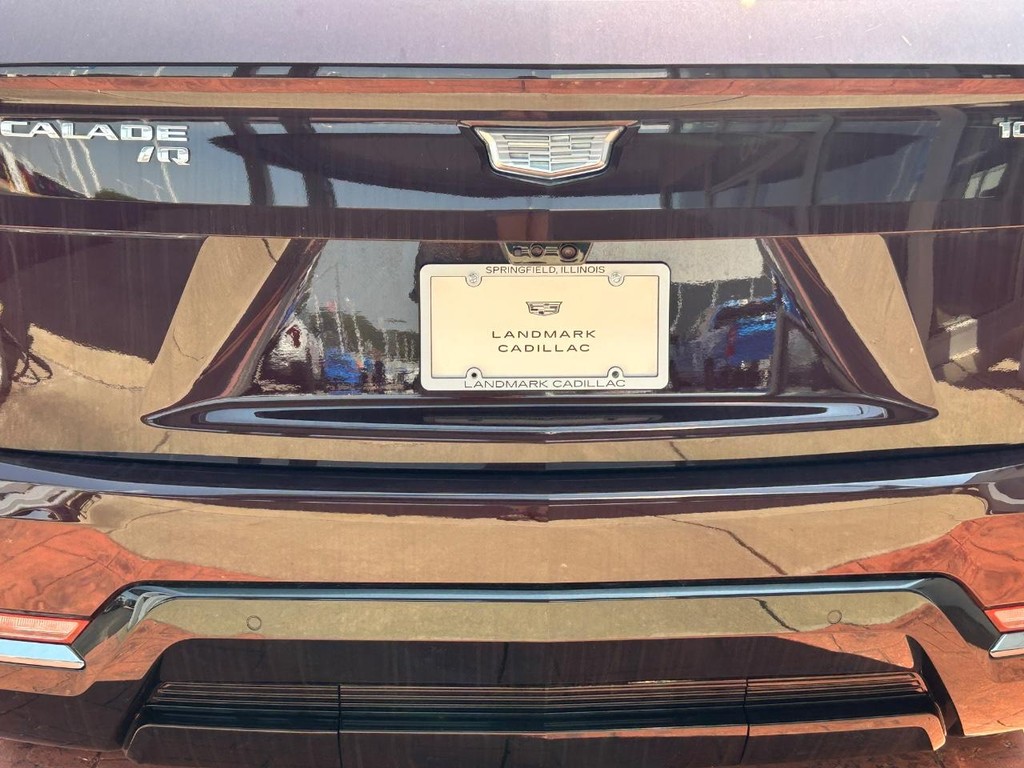 Cadillac Escalade IQ Vehicle Full-screen Gallery Image 13