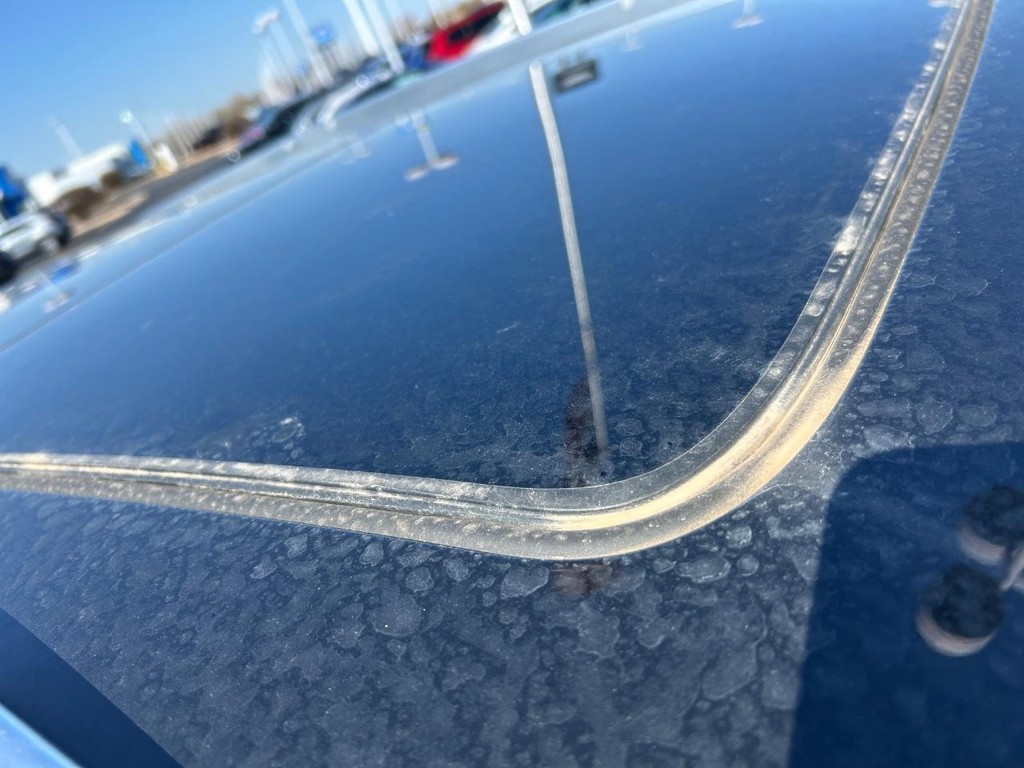 Cadillac XT5 Vehicle Full-screen Gallery Image 14