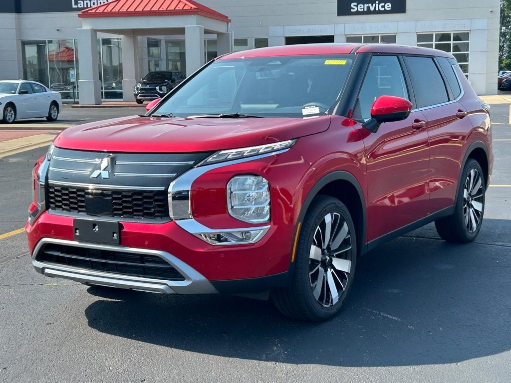 Mitsubishi Outlander Vehicle Full-screen Gallery Image 5