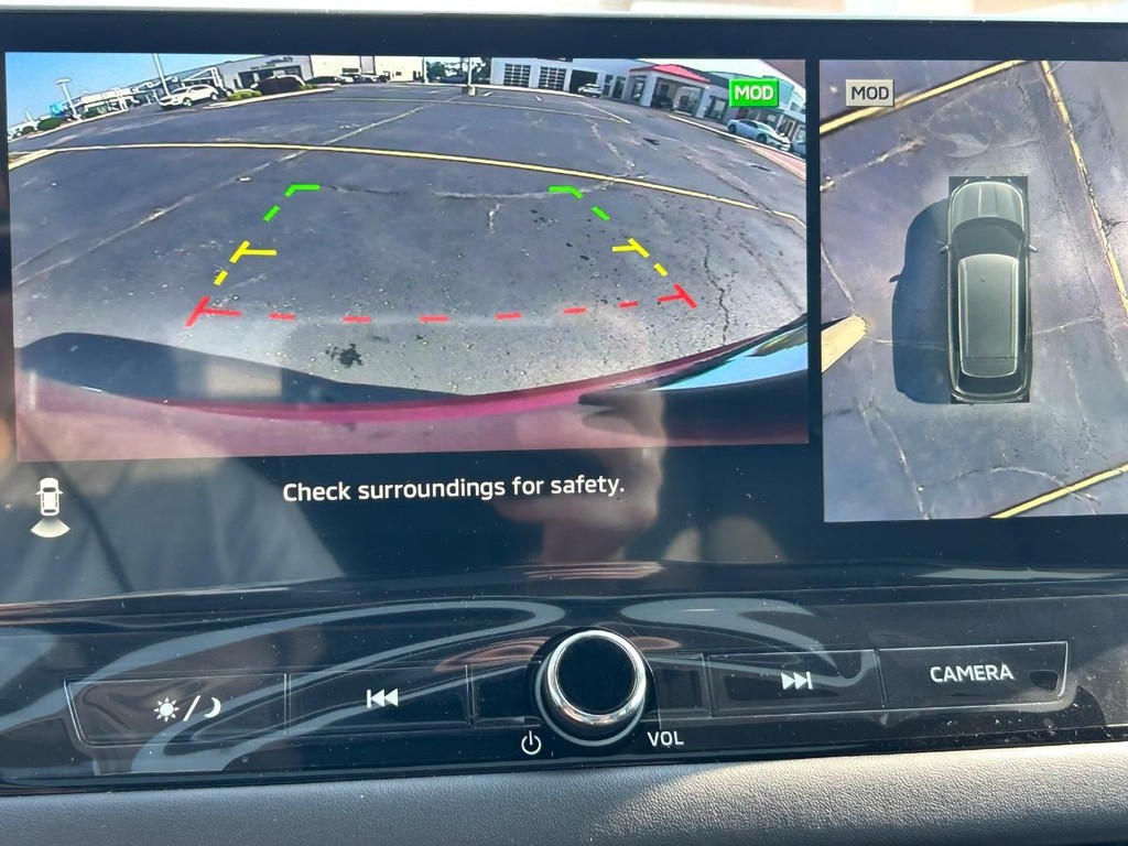 Mitsubishi Outlander Vehicle Full-screen Gallery Image 12