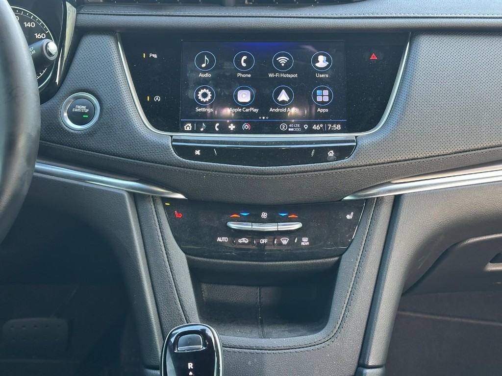 Cadillac XT5 Vehicle Full-screen Gallery Image 7
