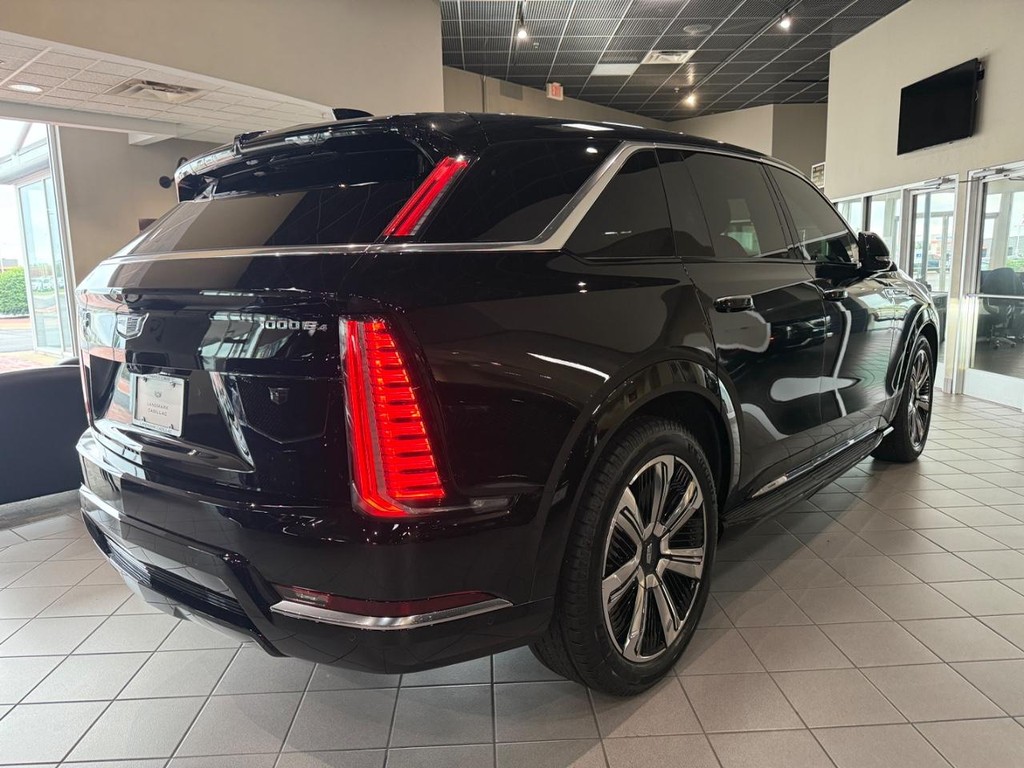 Cadillac Escalade IQ Vehicle Full-screen Gallery Image 2