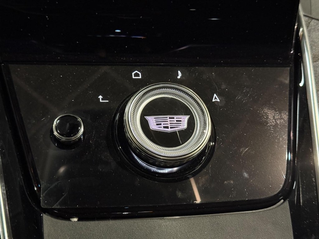 Cadillac Escalade IQ Vehicle Full-screen Gallery Image 18