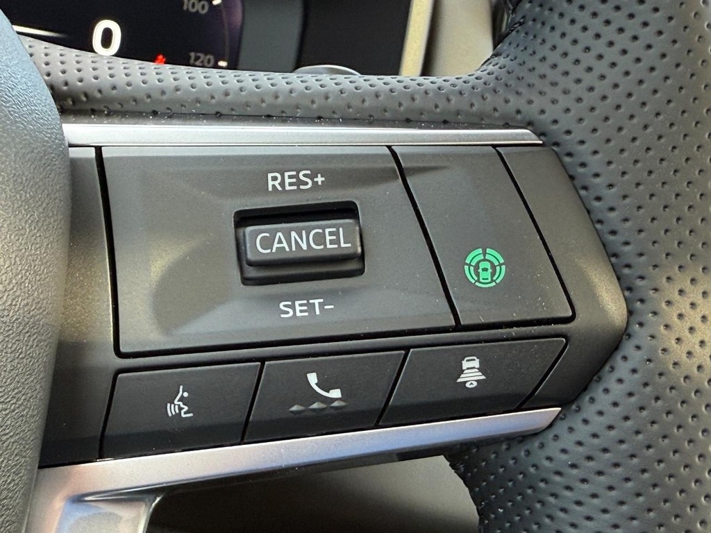 Mitsubishi Outlander Vehicle Full-screen Gallery Image 10