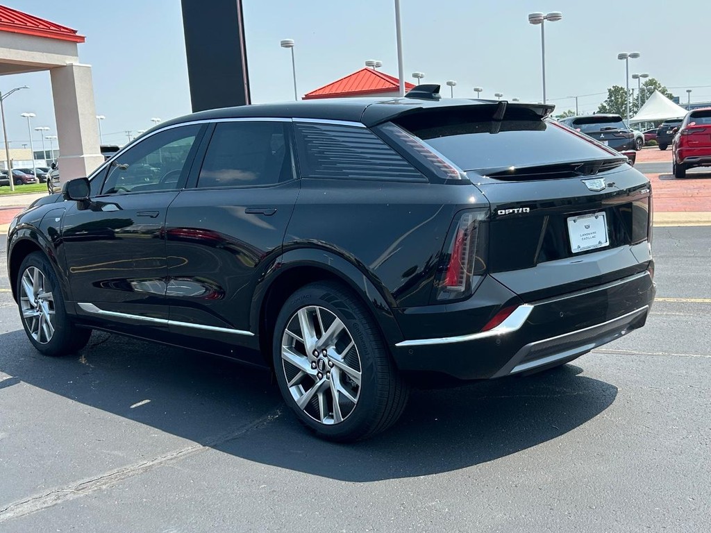 Cadillac OPTIQ Vehicle Full-screen Gallery Image 3