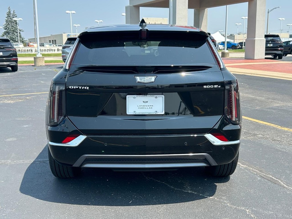 Cadillac OPTIQ Vehicle Full-screen Gallery Image 4