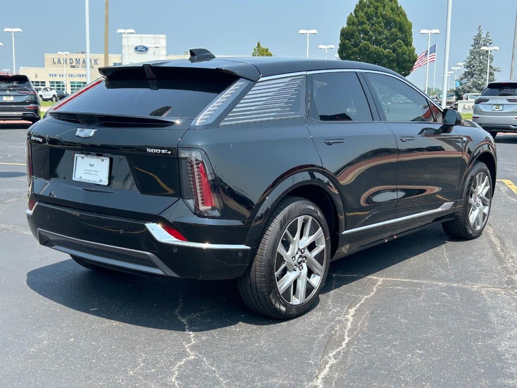 Cadillac OPTIQ Vehicle Full-screen Gallery Image 5