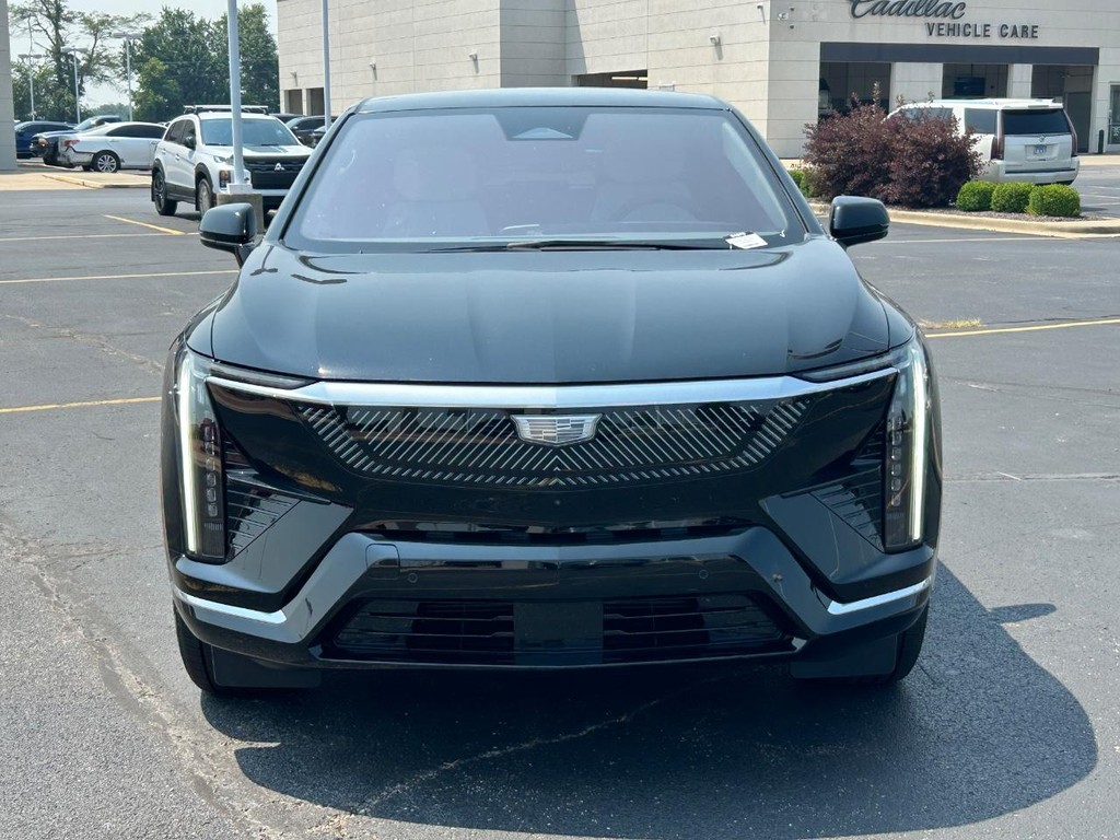 Cadillac OPTIQ Vehicle Full-screen Gallery Image 8