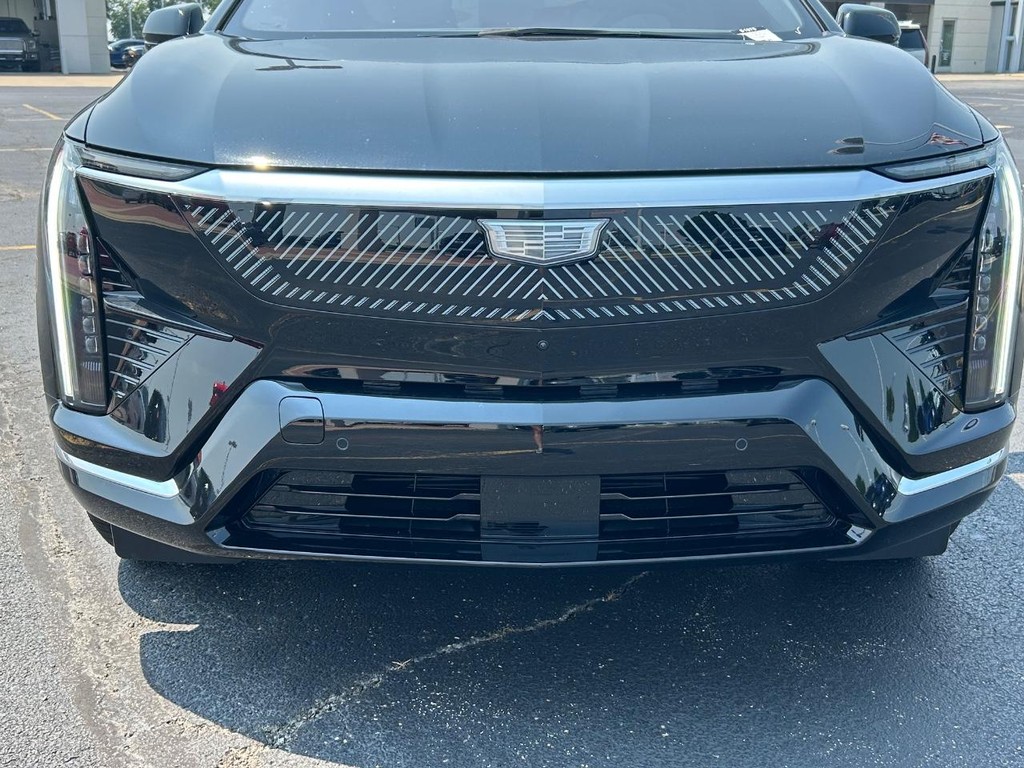 Cadillac OPTIQ Vehicle Full-screen Gallery Image 9