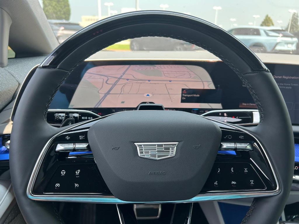 Cadillac OPTIQ Vehicle Full-screen Gallery Image 15