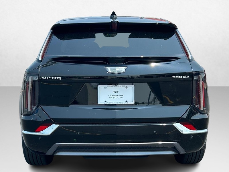 Cadillac OPTIQ Vehicle Full-screen Gallery Image 4