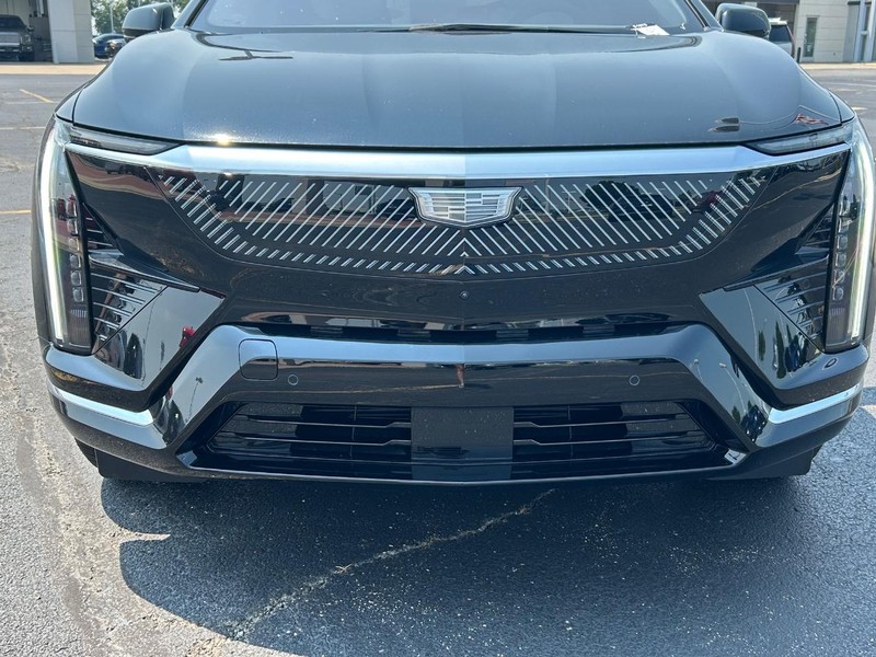 Cadillac OPTIQ Vehicle Full-screen Gallery Image 9