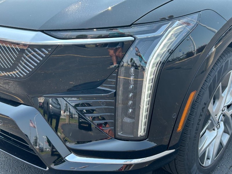 Cadillac OPTIQ Vehicle Full-screen Gallery Image 10