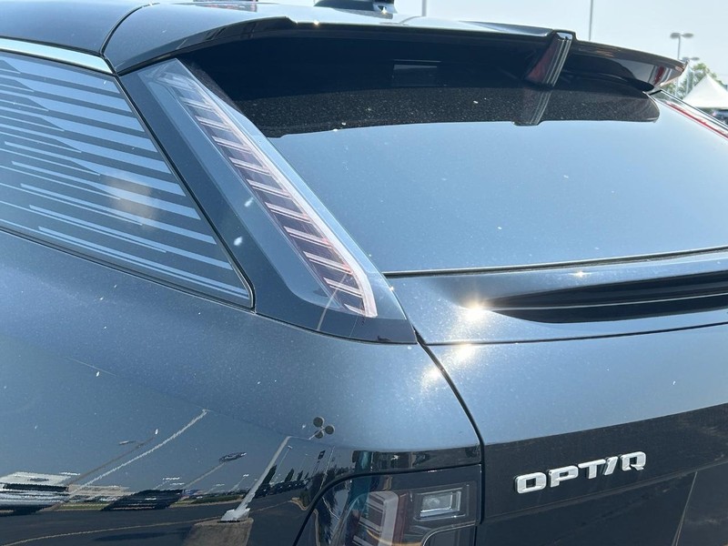 Cadillac OPTIQ Vehicle Full-screen Gallery Image 11