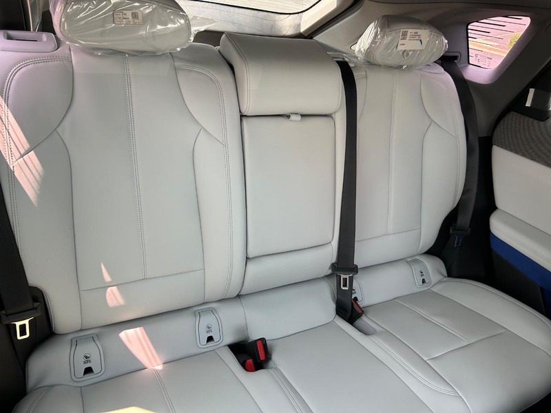 Cadillac OPTIQ Vehicle Full-screen Gallery Image 20