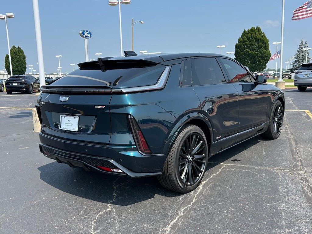 Cadillac LYRIQ Vehicle Full-screen Gallery Image 5