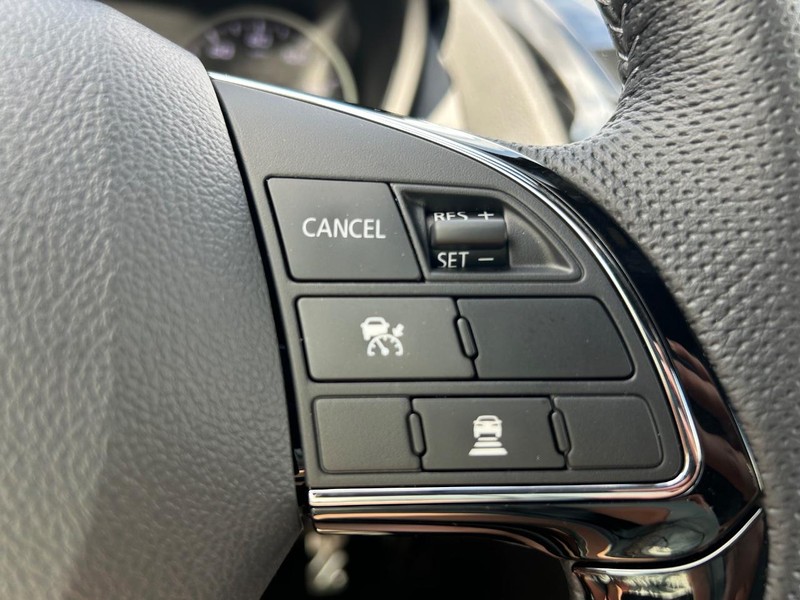 Mitsubishi Eclipse Cross Vehicle Full-screen Gallery Image 7