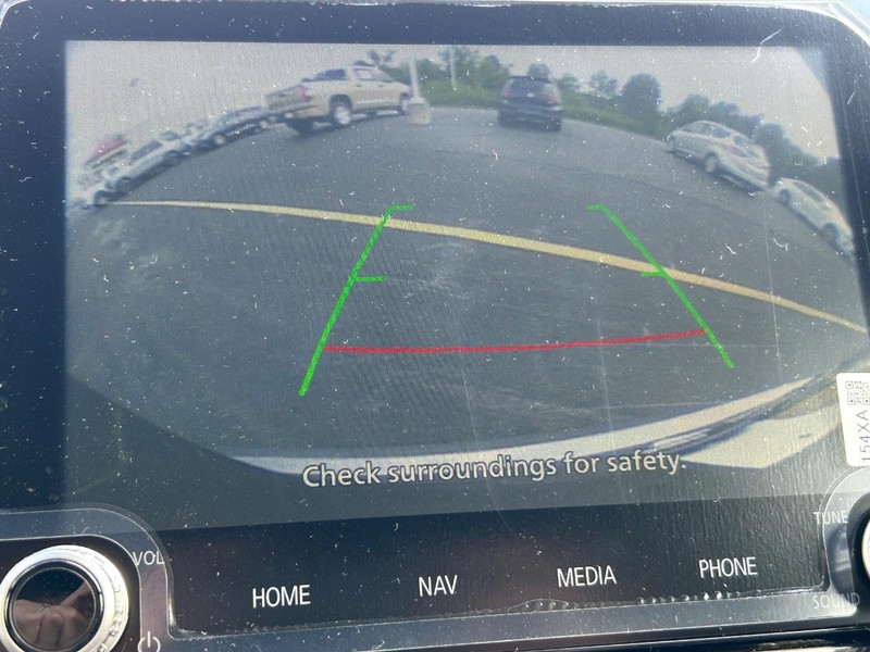 Mitsubishi Eclipse Cross Vehicle Full-screen Gallery Image 8