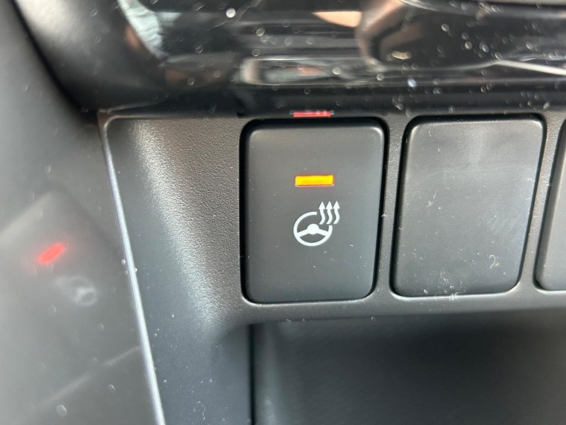 Mitsubishi Eclipse Cross Vehicle Full-screen Gallery Image 10