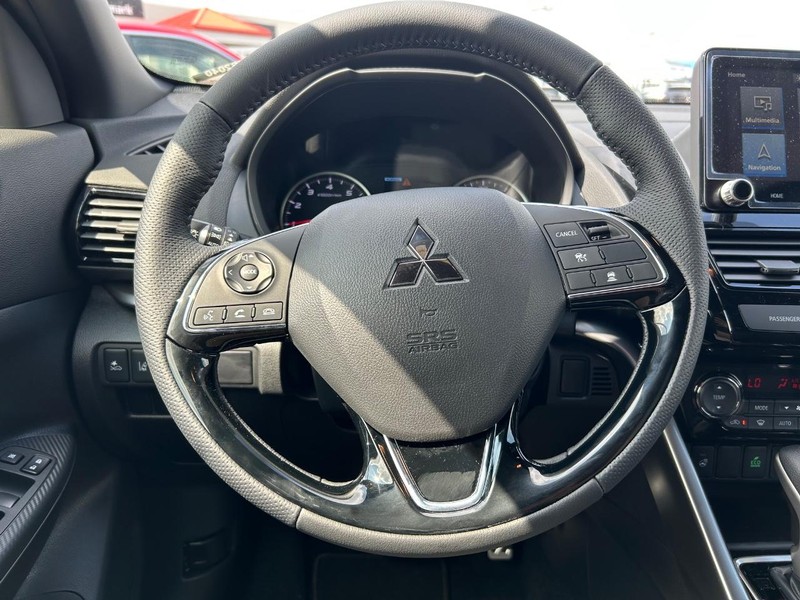 Mitsubishi Eclipse Cross Vehicle Full-screen Gallery Image 14